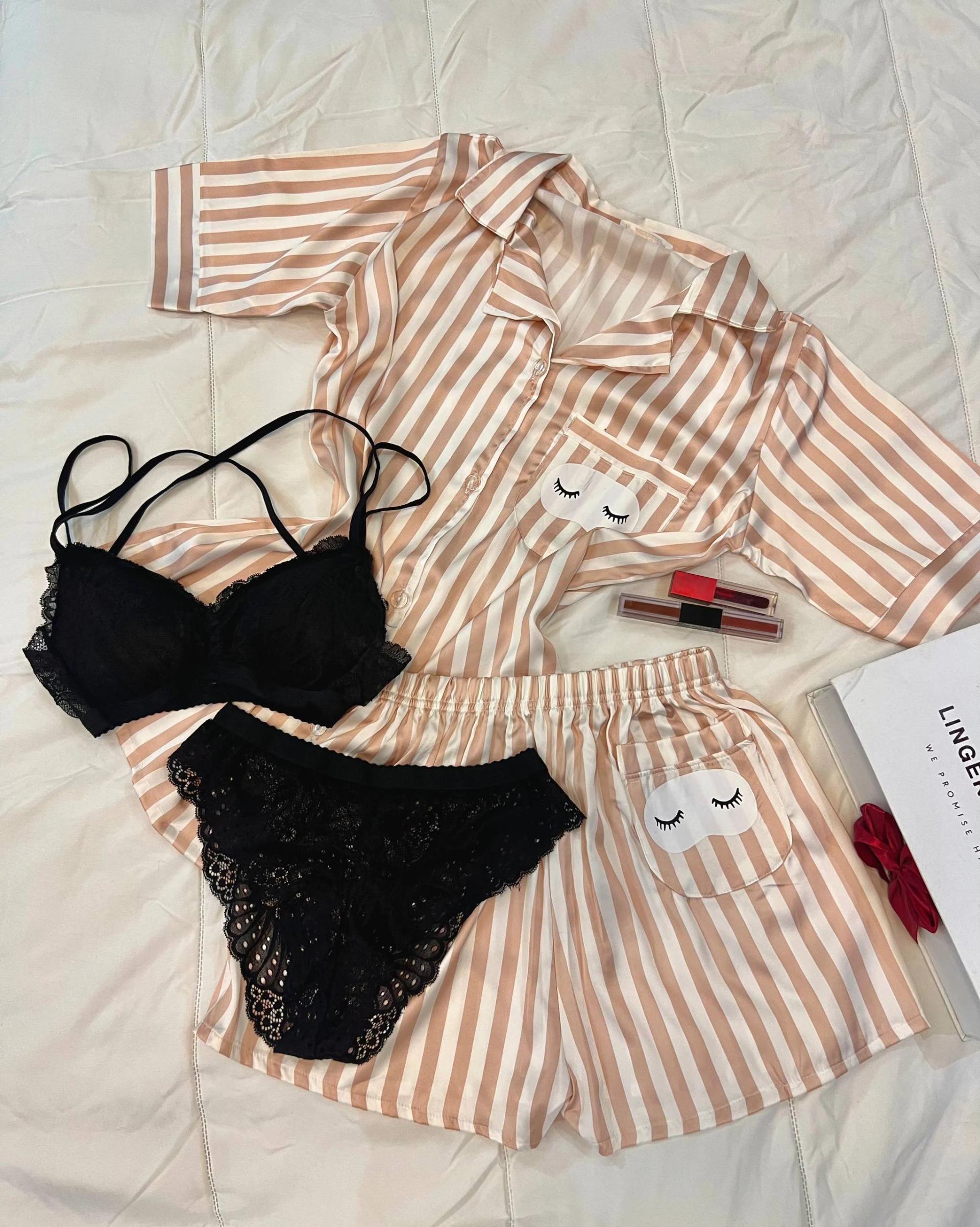 هوت شورت مع البيكيني ٤ قطع💗✨🛍️