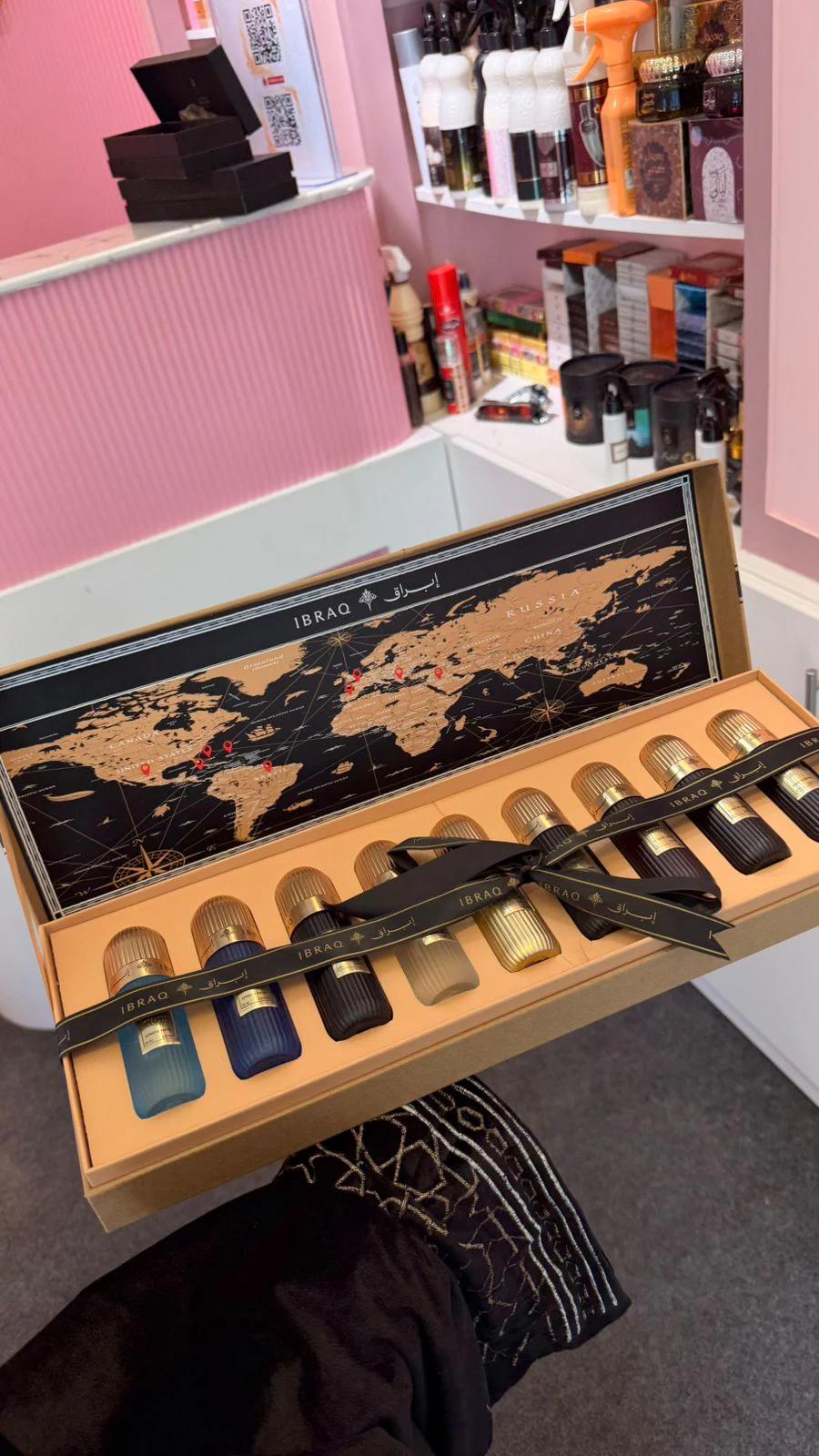 TOBACCO BOX - View 1
