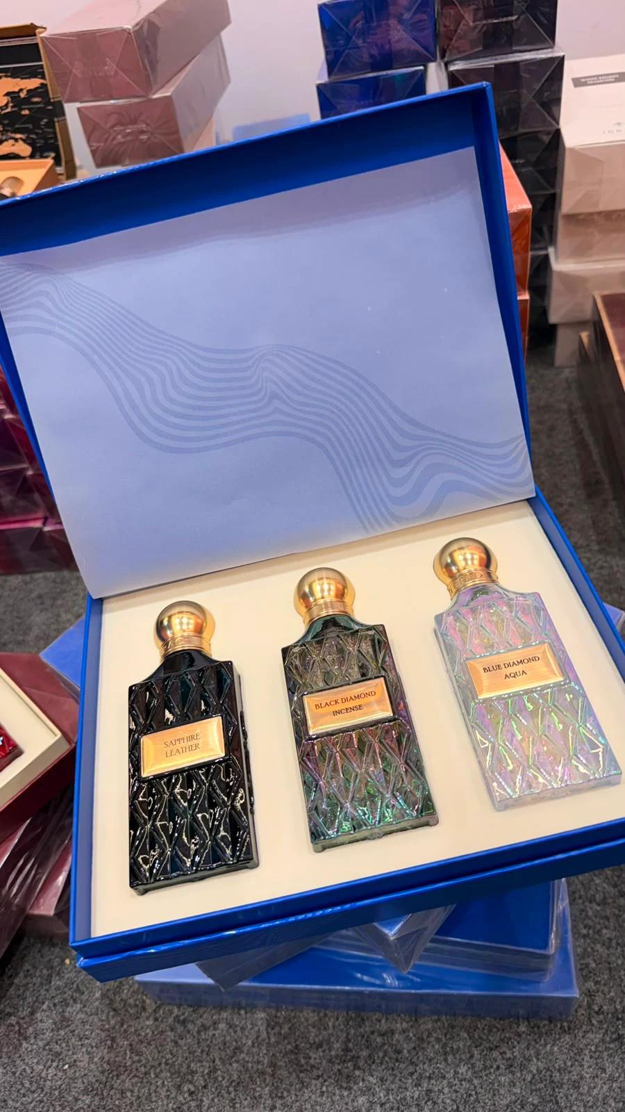 BLUE DIAMOND BOX - View 1