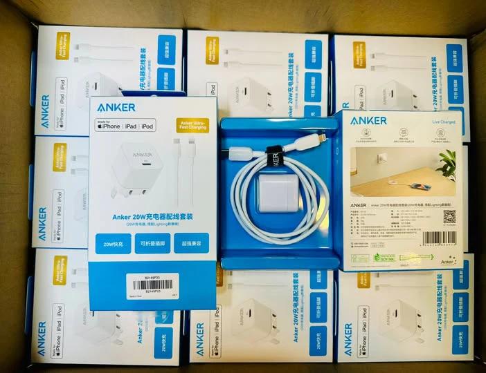 شاحن Anker 20W مع كابل USB-C to Lightning موديل B2149 - View 1
